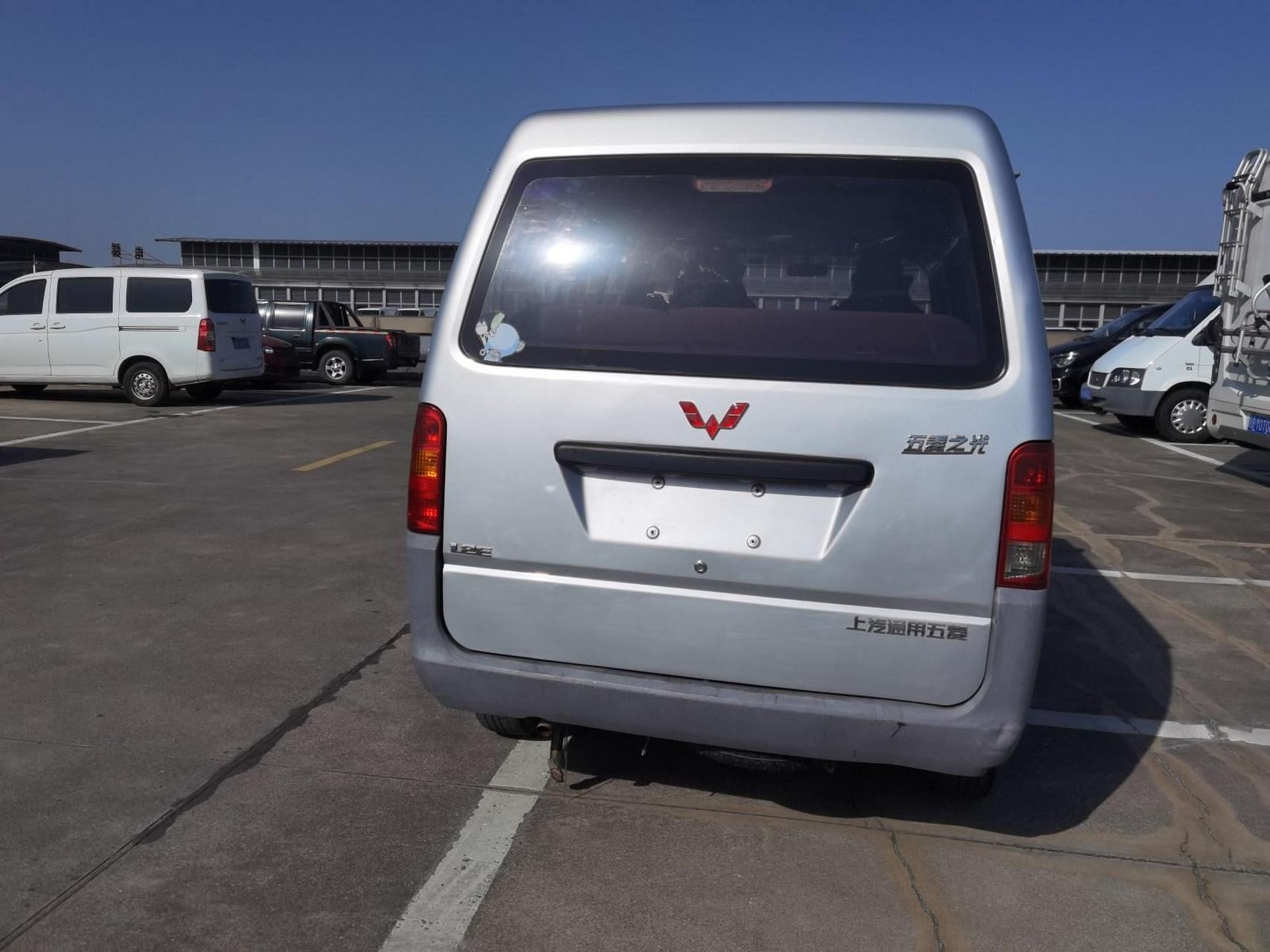 五菱之光,2020年3月上牌,小型7座,1.