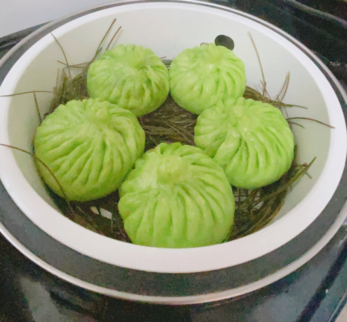 菠菜鸡蛋包子图片