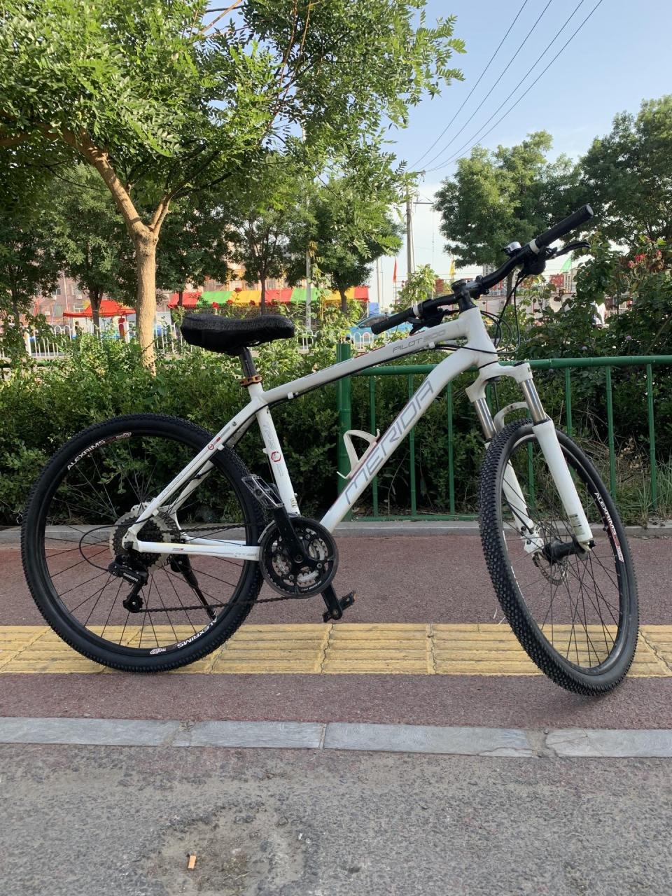 美利达领航者500,26寸27速快拆碟刹.全新轮胎,功能正常,680米