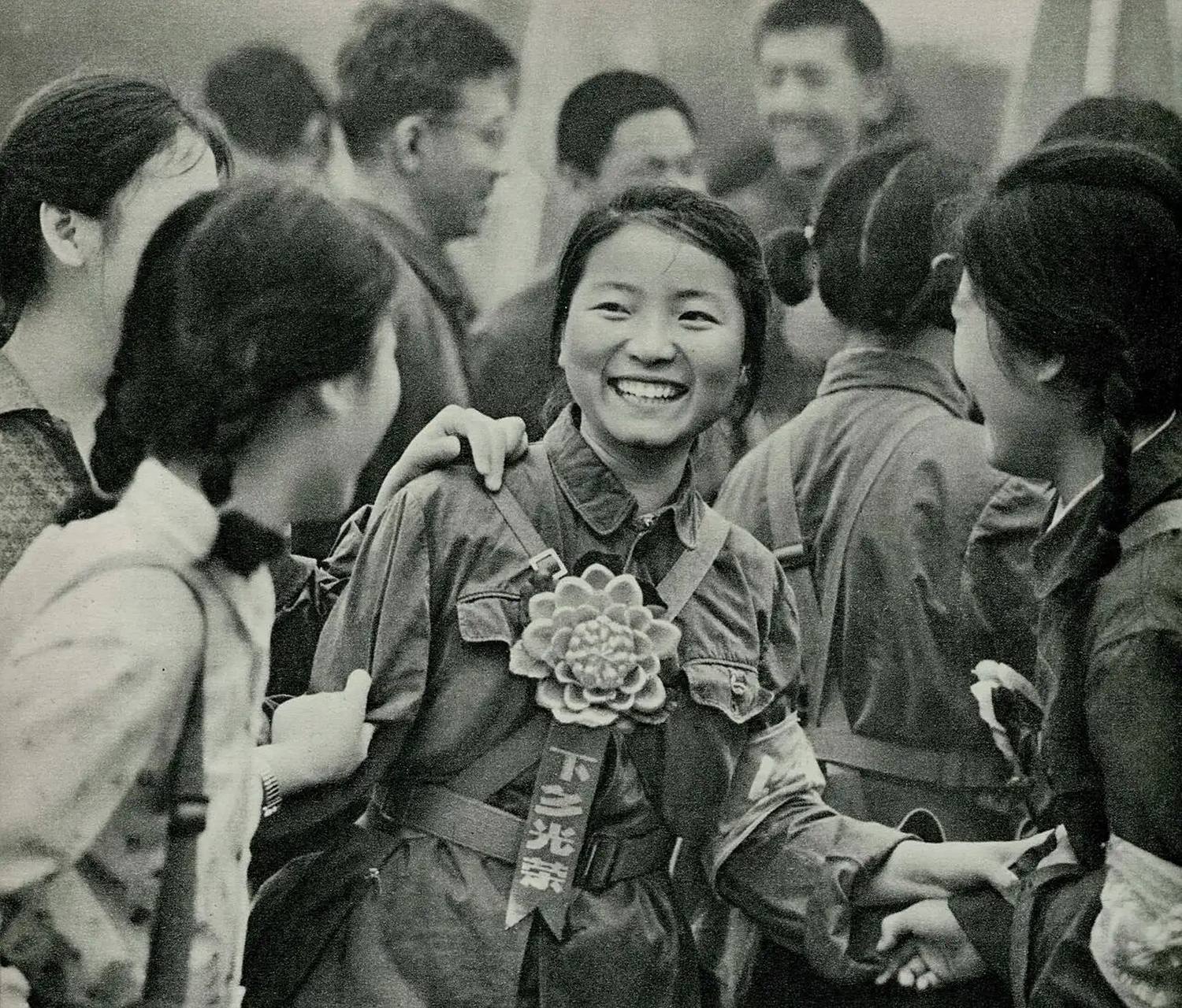 六七十年代农村老照片 上山下乡,交售爱国粮,送粪,除草,收麦,幼儿园