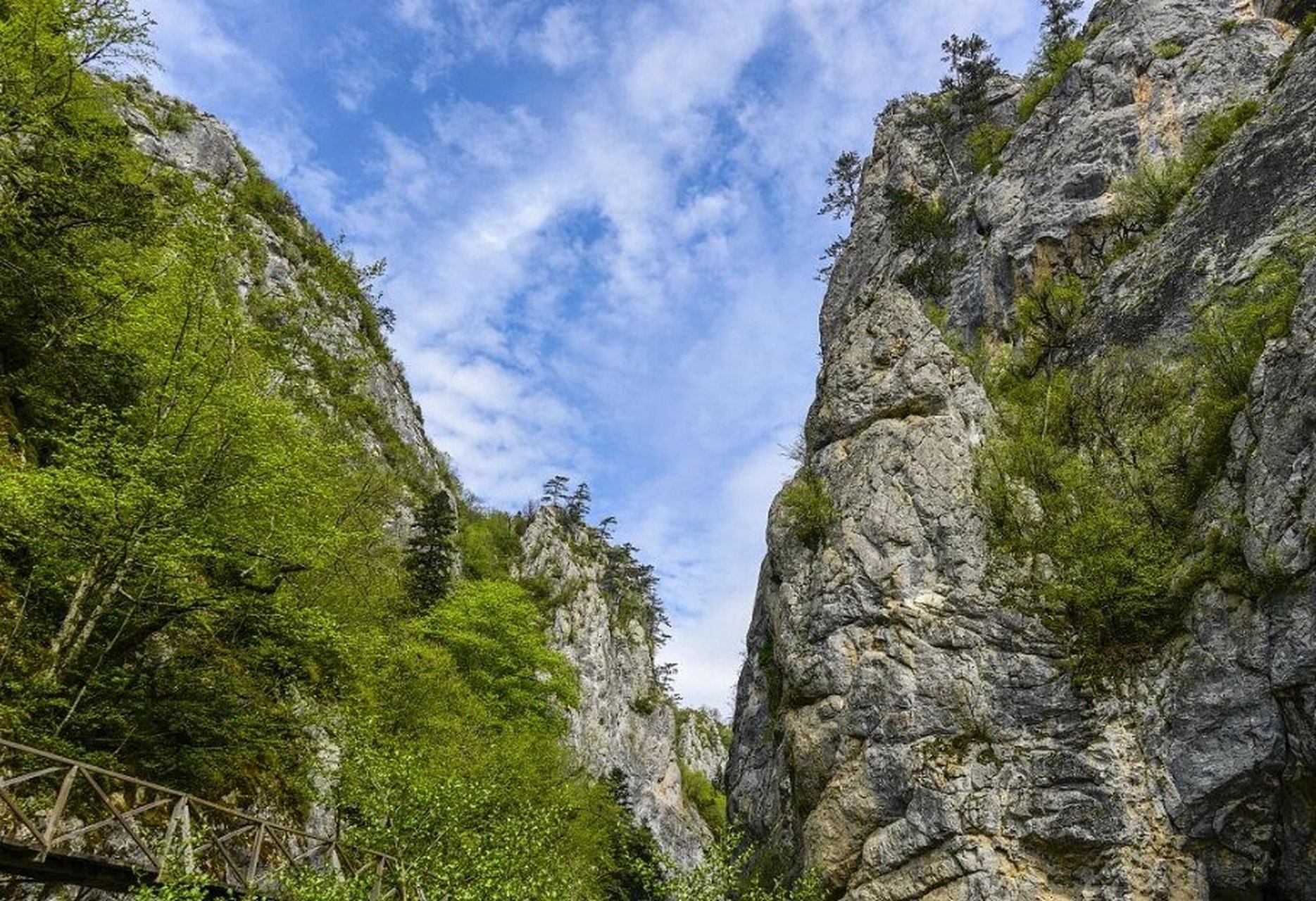 田林县景点 田林县 马峡谷 钳牙峡 三穿洞 西林教案 驮娘峡 岑王老山