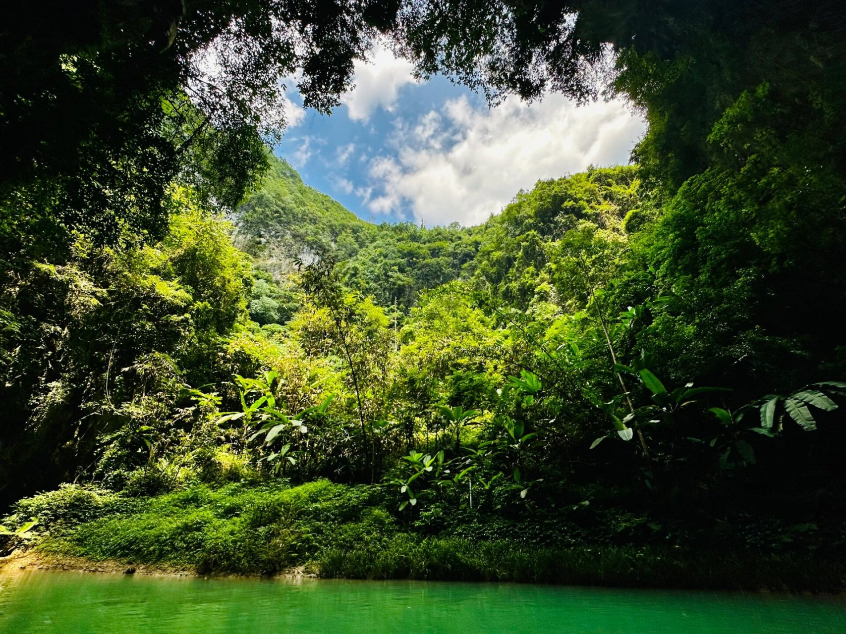 闲游|广西巴马三门海 小众景点全程游玩仅需一小时 体验当地民俗及