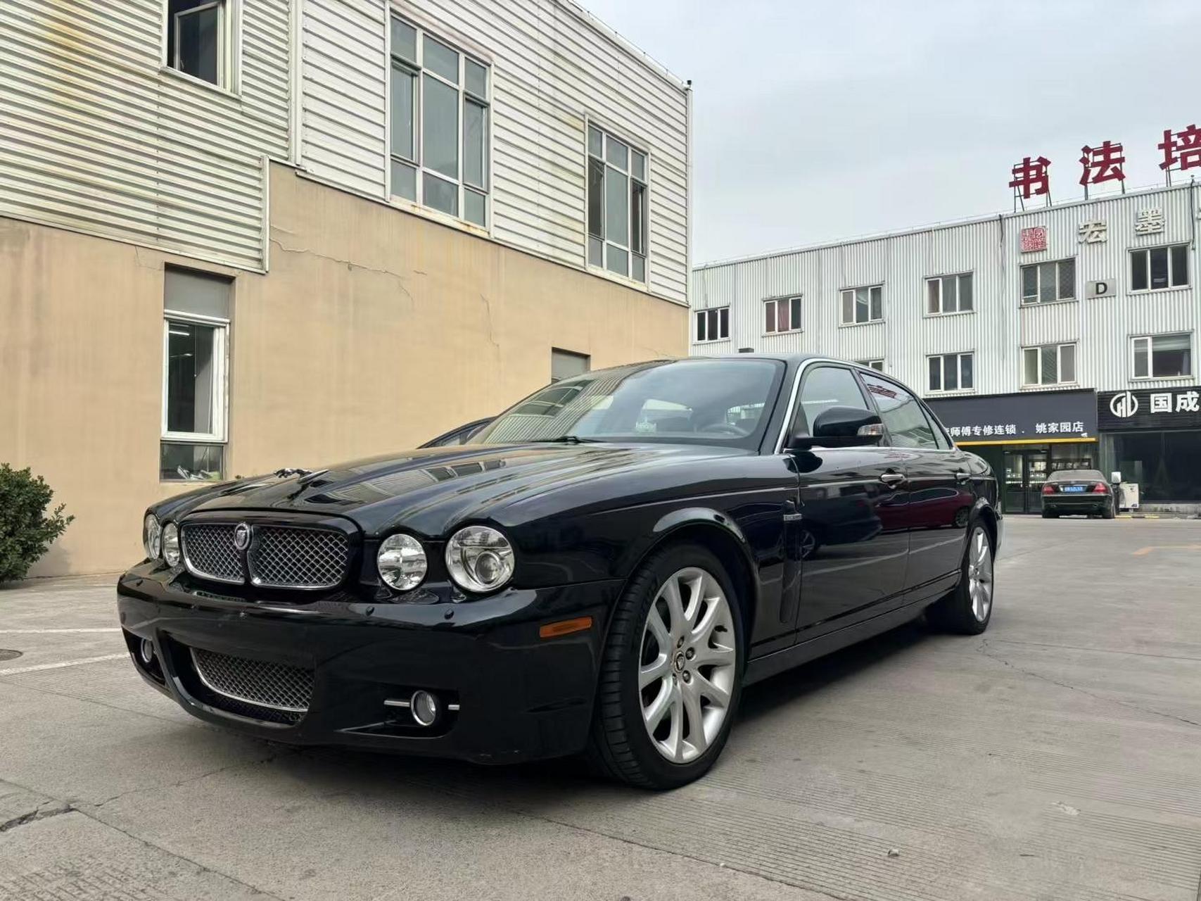 捷豹xjl  皇家加长版3.