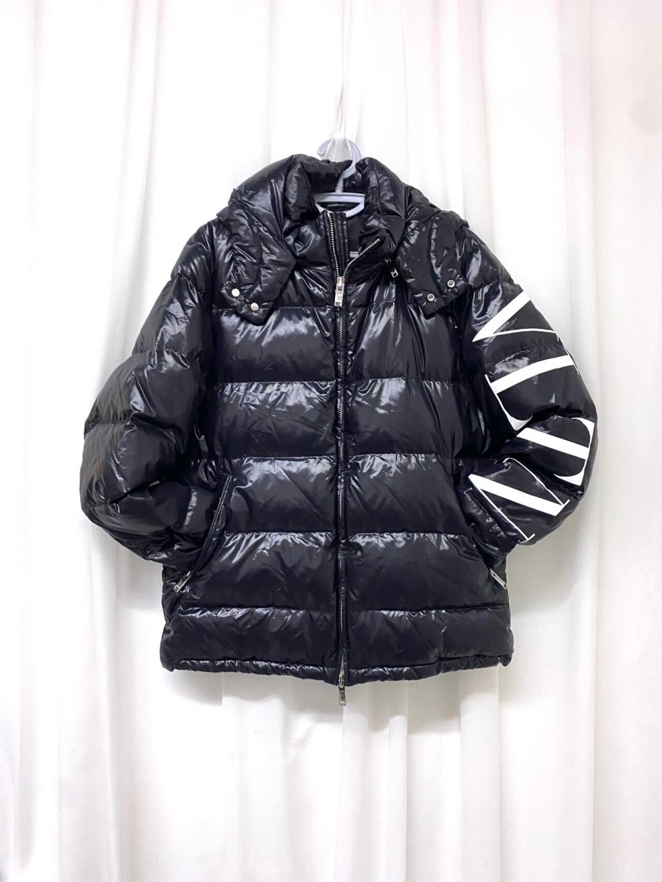 4500 华伦天奴 99新valentino 华伦天奴黑色羽绒服  尺码180/96a 填充