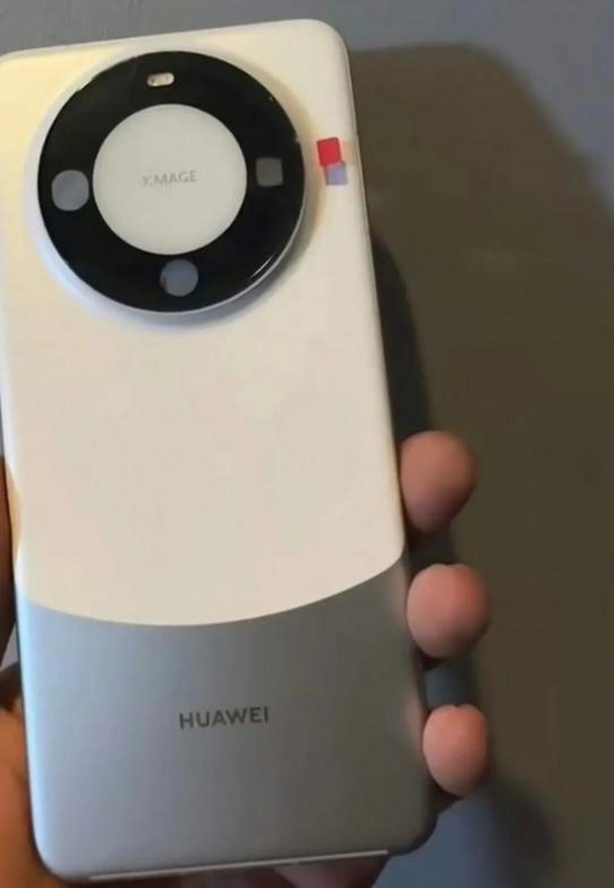 华为 mate 60 样机曝光,不知道是否9月与苹果iphone15正面交锋,让数码