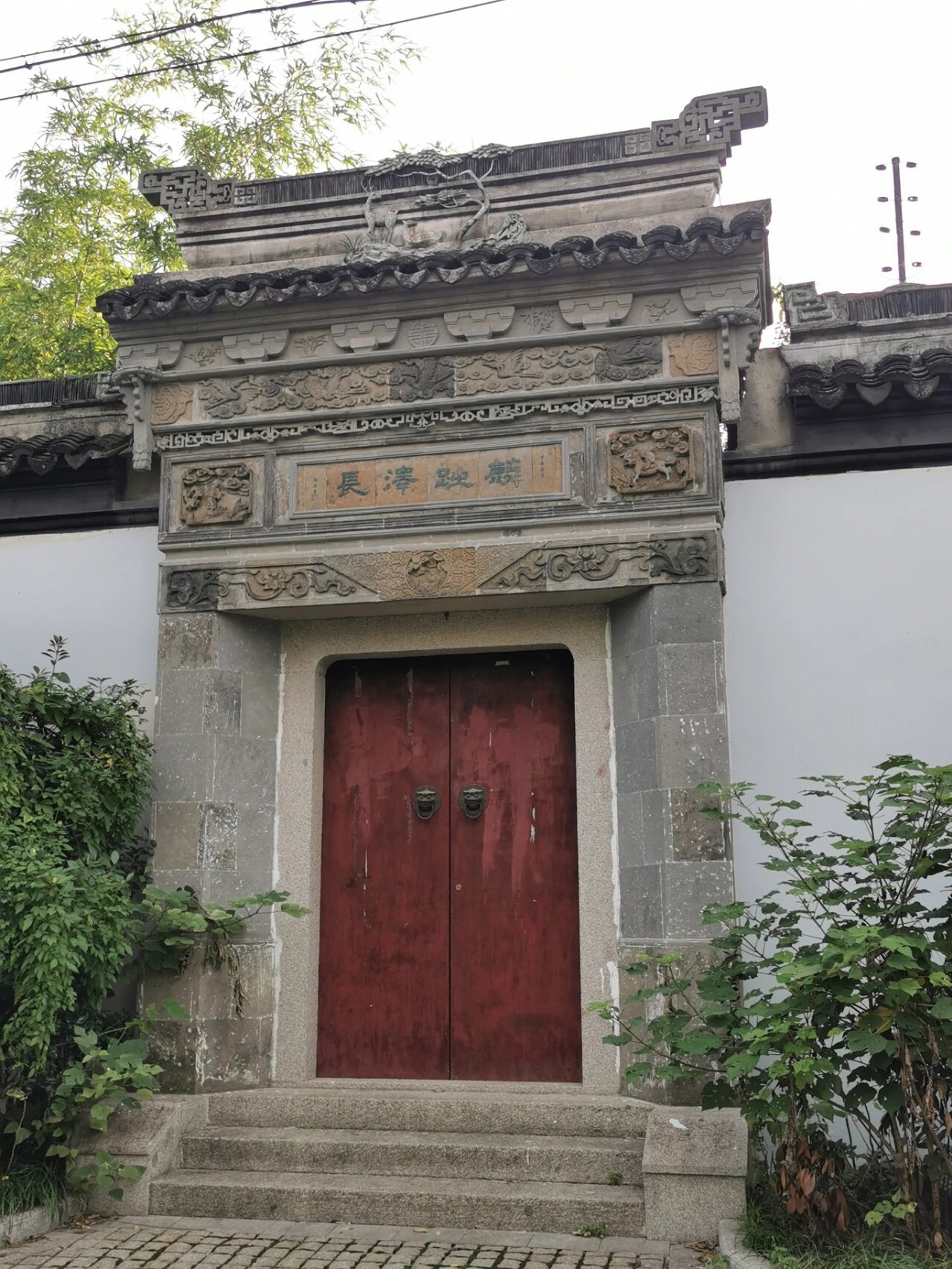 引人注目又令人好奇的砖雕门楼