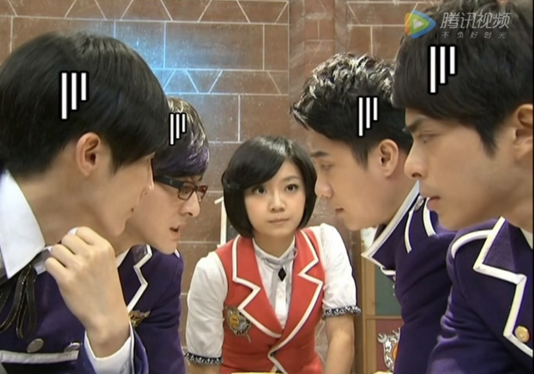 一语中的的月之星 哈哈哈哈哈一边看一边截图,好适合截表情包