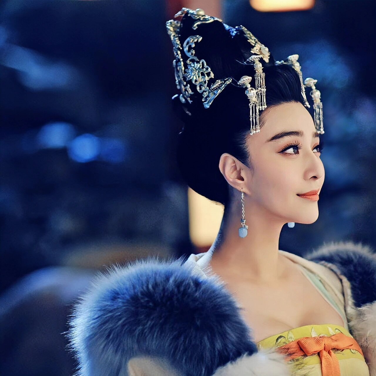 美艳动人的媚娘 这个版本的武媚娘是最让我念念不忘的,因为范爷的高