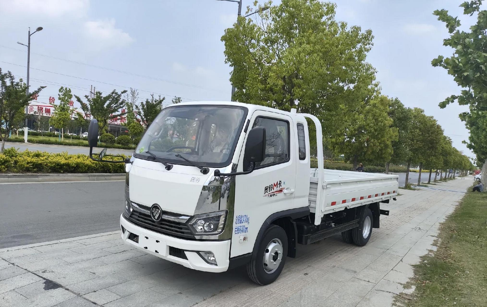 福田奥铃m卡排半平板汽油2.