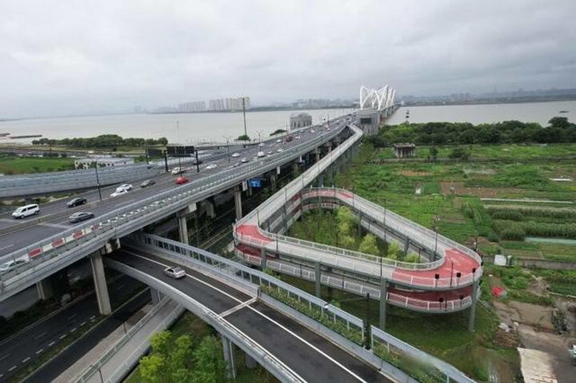 杭州九堡大桥慢行交通系统开通在即 所谓"慢行系统"就是慢行交通,就是