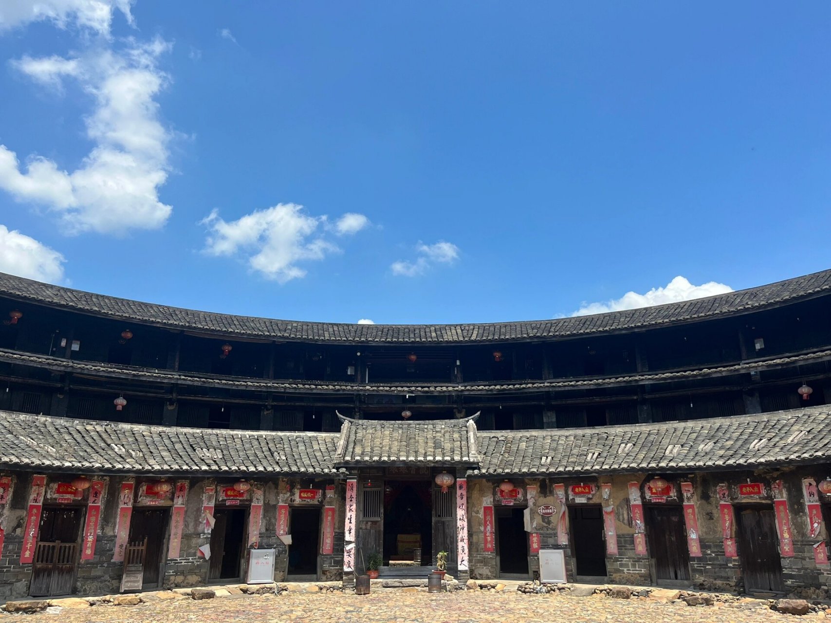 有客家特色的土楼建筑 门票99:10 cny 不到20分钟可以游览完 花萼楼