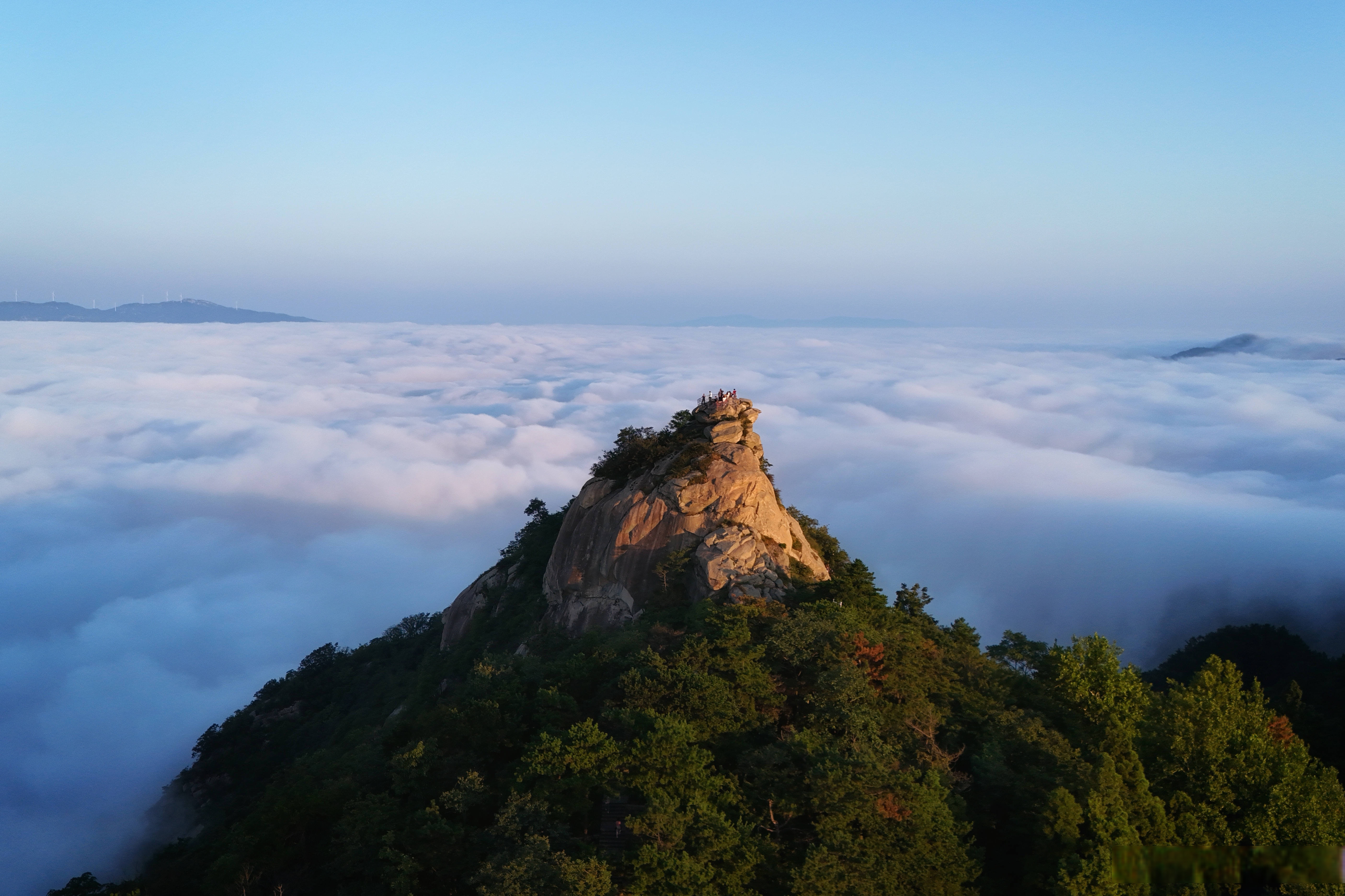 美在信阳# 鸡公山:山间晨光 如梦如幻