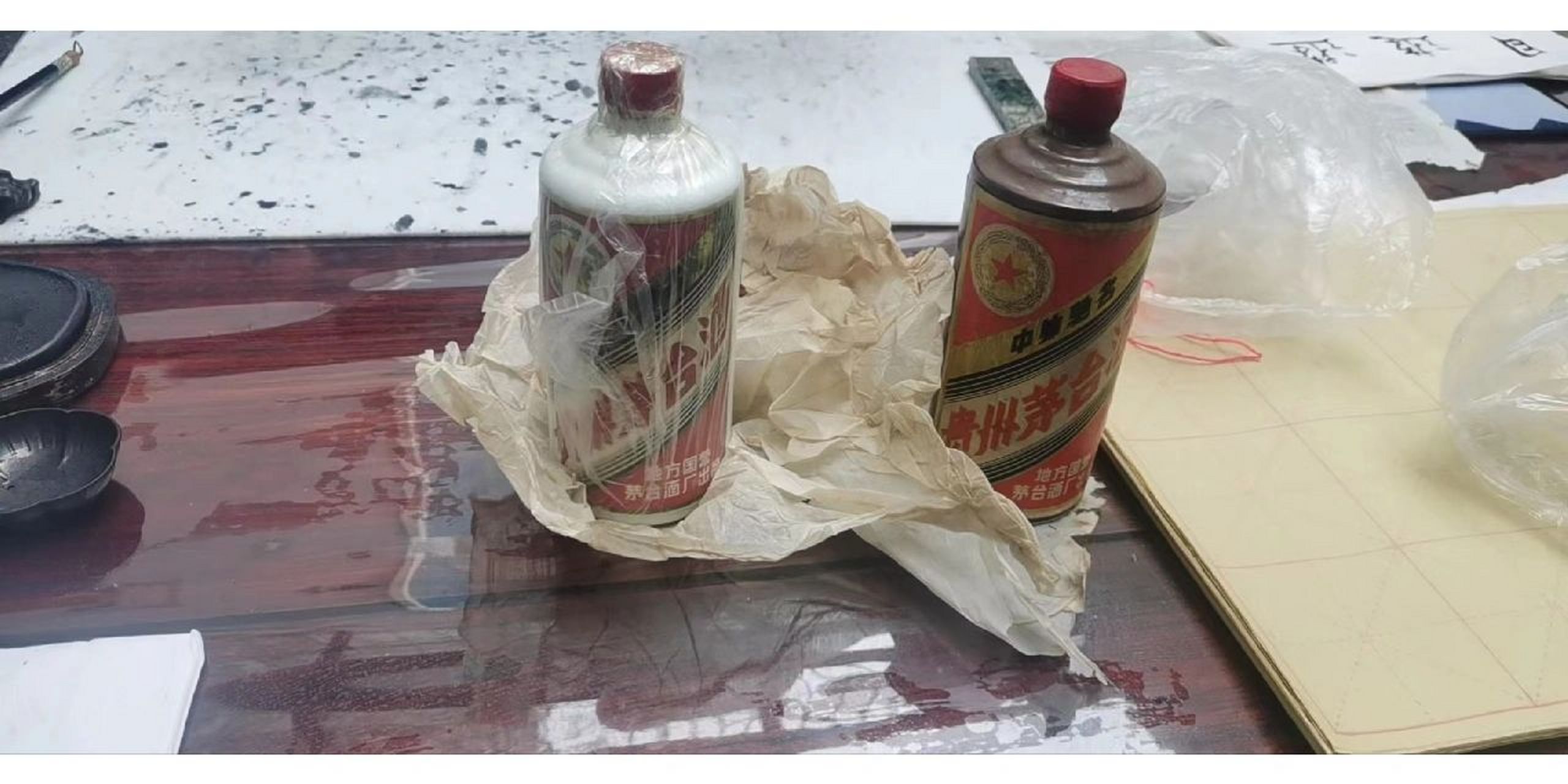 各位高手,这两瓶84年的茅台能值多少钱呀  各位高手,这两瓶84年的茅台