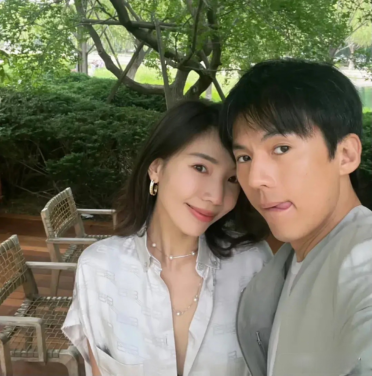 张婉婷和宋宁峰近照,感觉这几张合照里面张婉婷变得