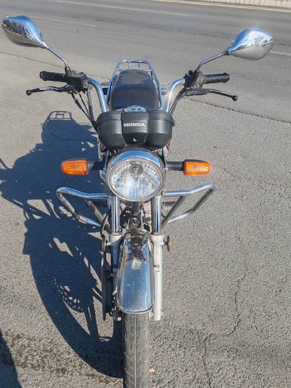 新货14年本田cb125小太子,4挡发动机,机器好没动过,一点杂音都没有,后