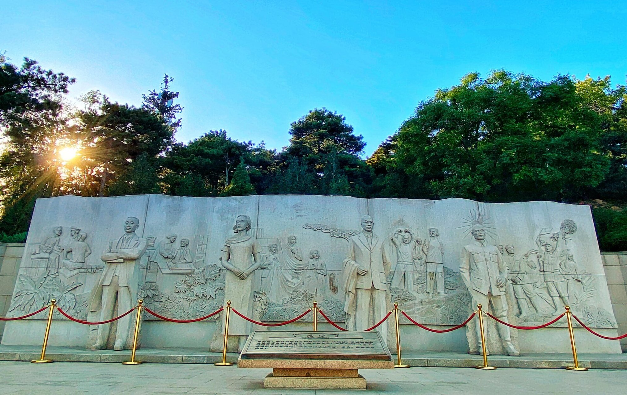 西山国家森林公园无名英雄广场 西山国家森林公园无名英雄纪念碑 长河