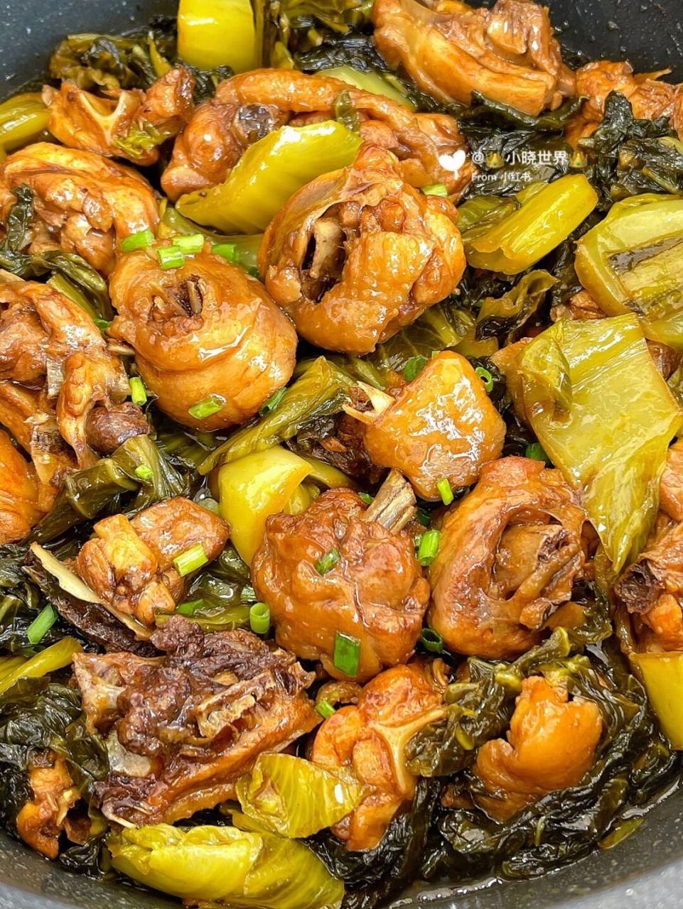 这个酸菜炒鸡太费米饭了 你们赶紧去试试,太下饭了,鸡肉入味,酸菜爽口