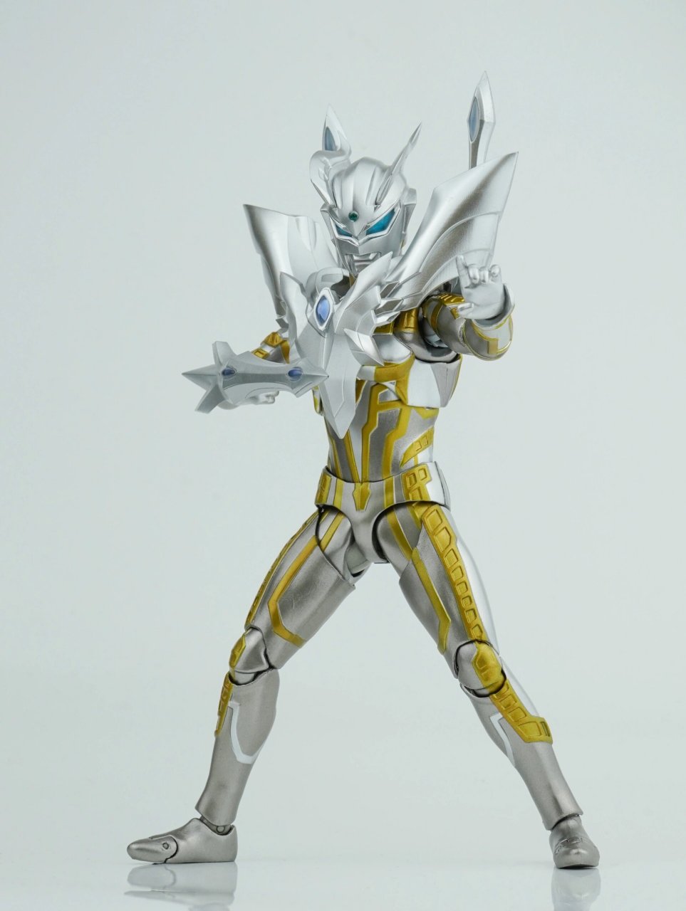 shf 究极光辉赛罗 反击吧,赛罗!