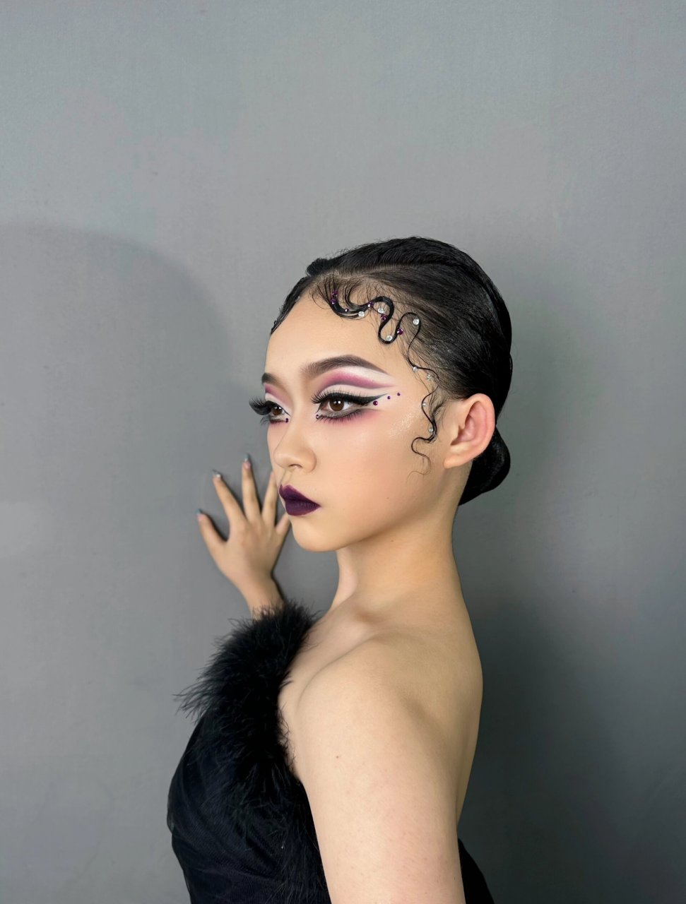 13岁的拉丁女孩,一上妆整个气场全开 比赛季要来了,大家约妆吗