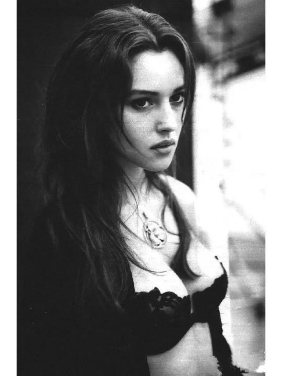 "地球球花"/monica bellucci| 莫妮卡·贝鲁奇 反正我是被惊艳了 你呢