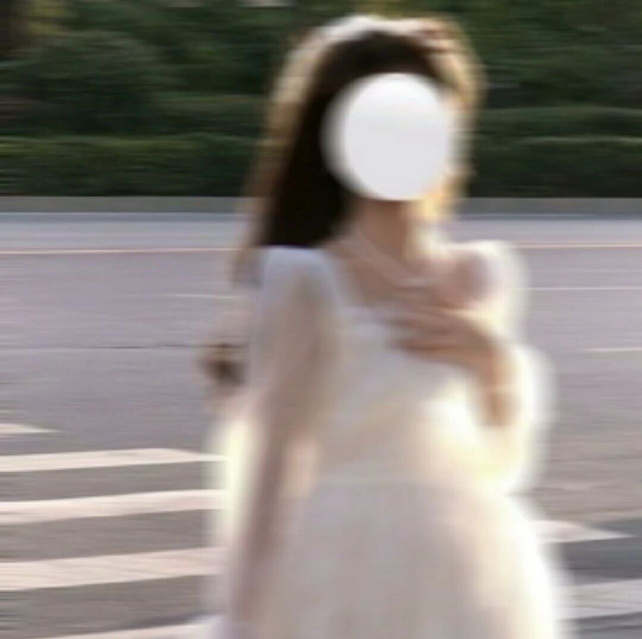 模糊感女生头像 今日文案:再好看的电影终会散场  再爱你的人也会离开