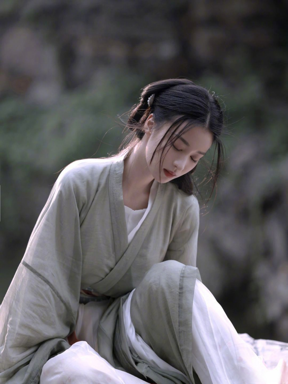 王楚然古装提灯#王楚然其实很适合古装的调调!