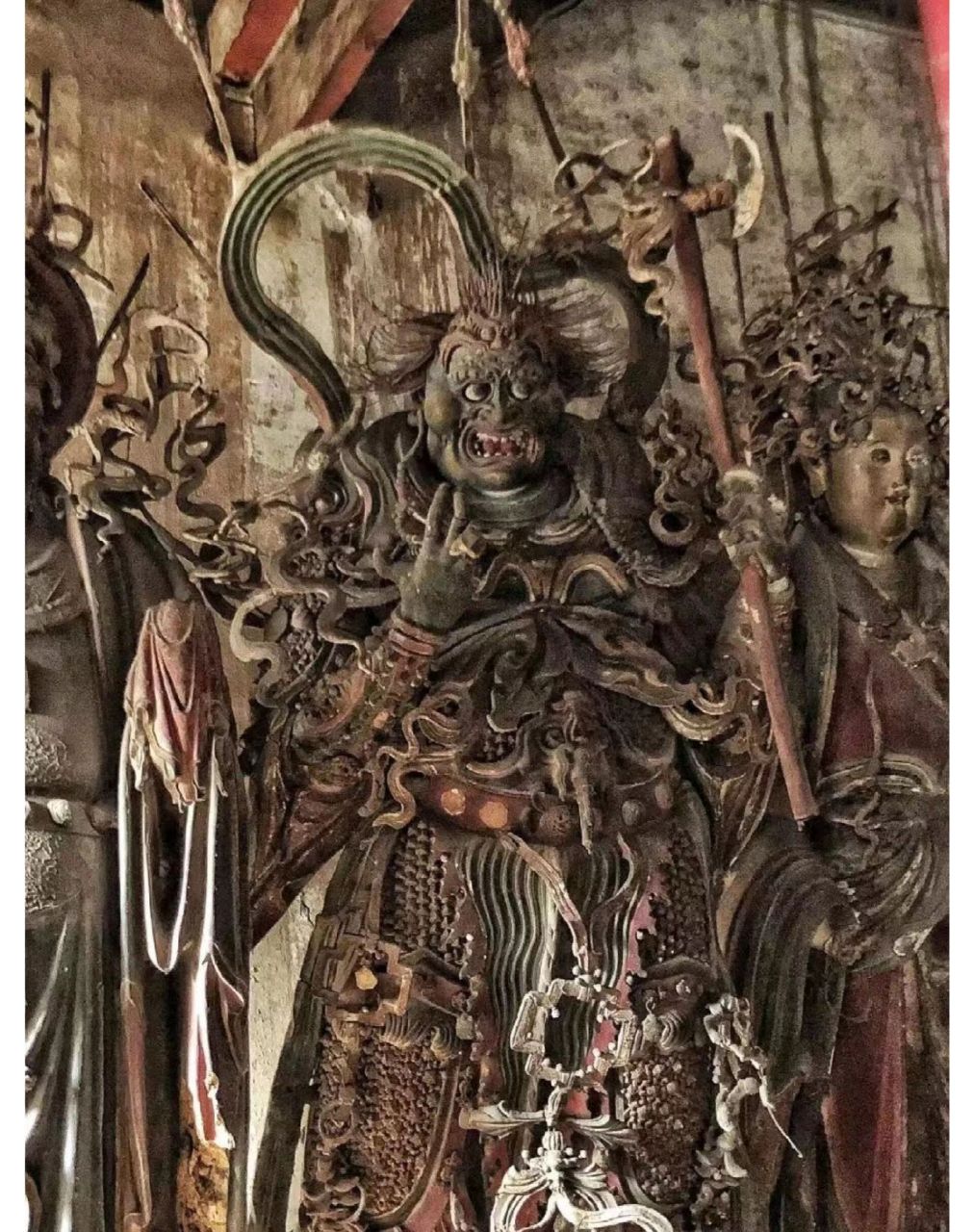 山西铁佛寺诸天彩塑