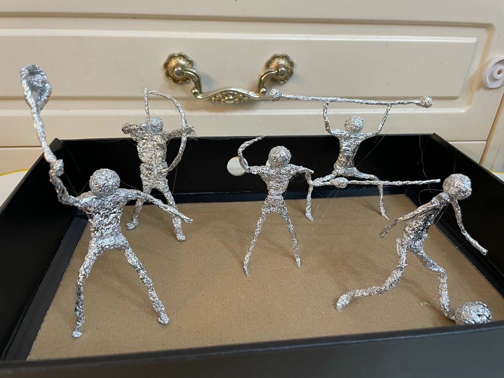 幼儿园建构节 亲子作业 主题:以"亚运会"为主题,制作"锡纸"运动小人