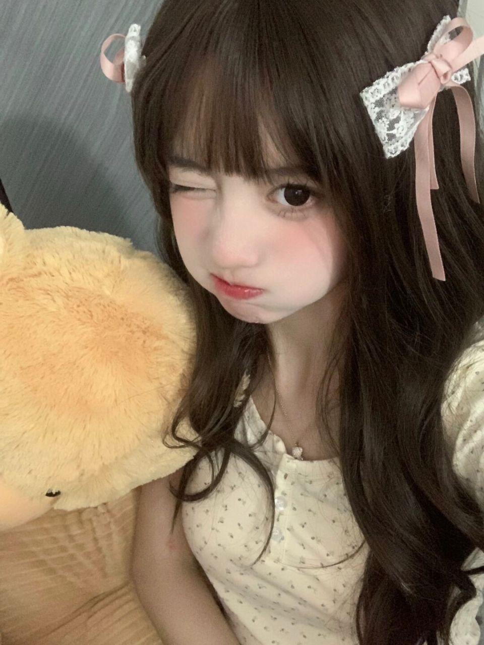 这样拍可以进头像库吗! 在沙发上随便拍拍z