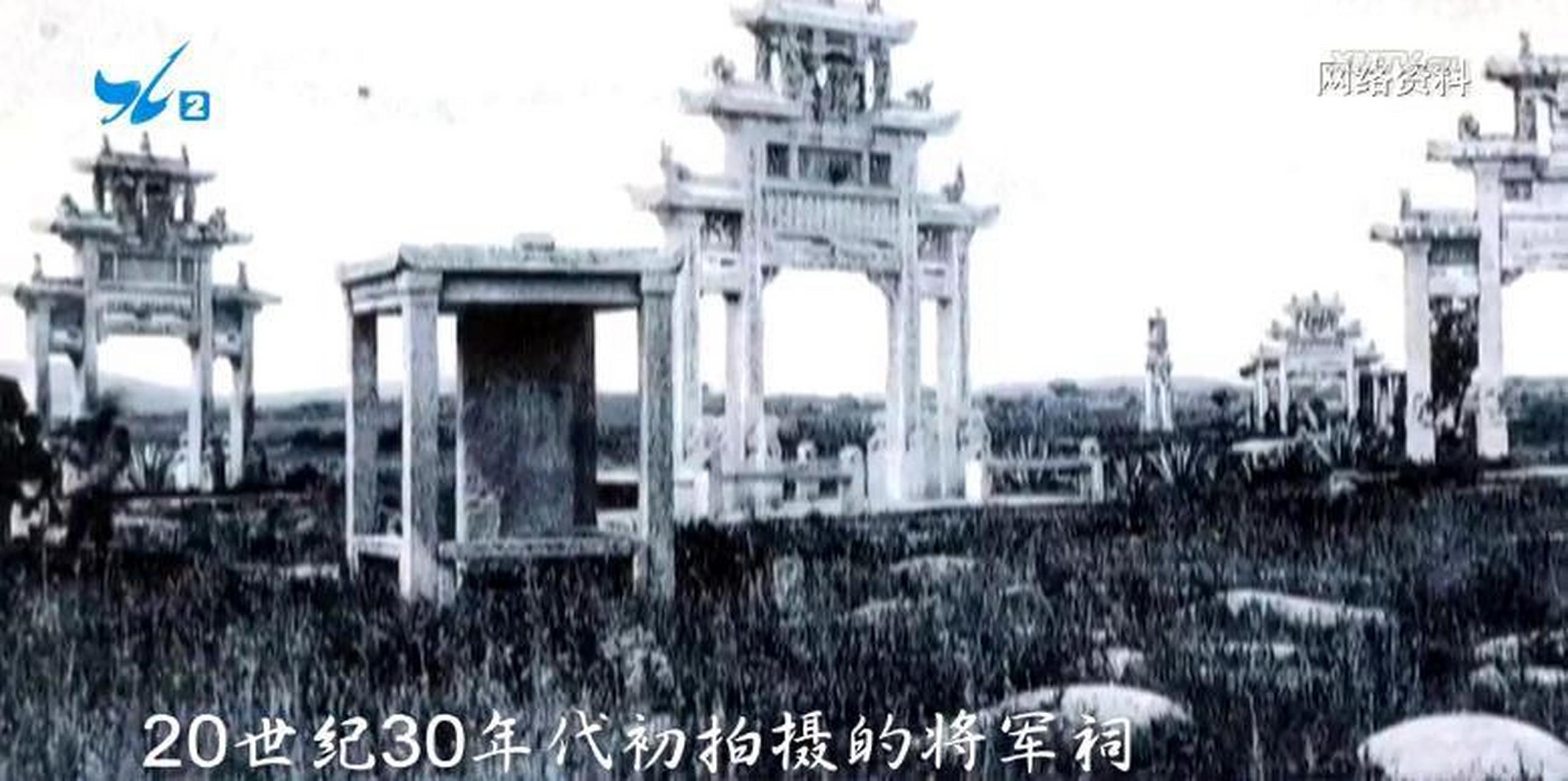 【厦门将军祠石狮子半身被埋:疑为周边商铺装修地面垫高 石狮子"越埋