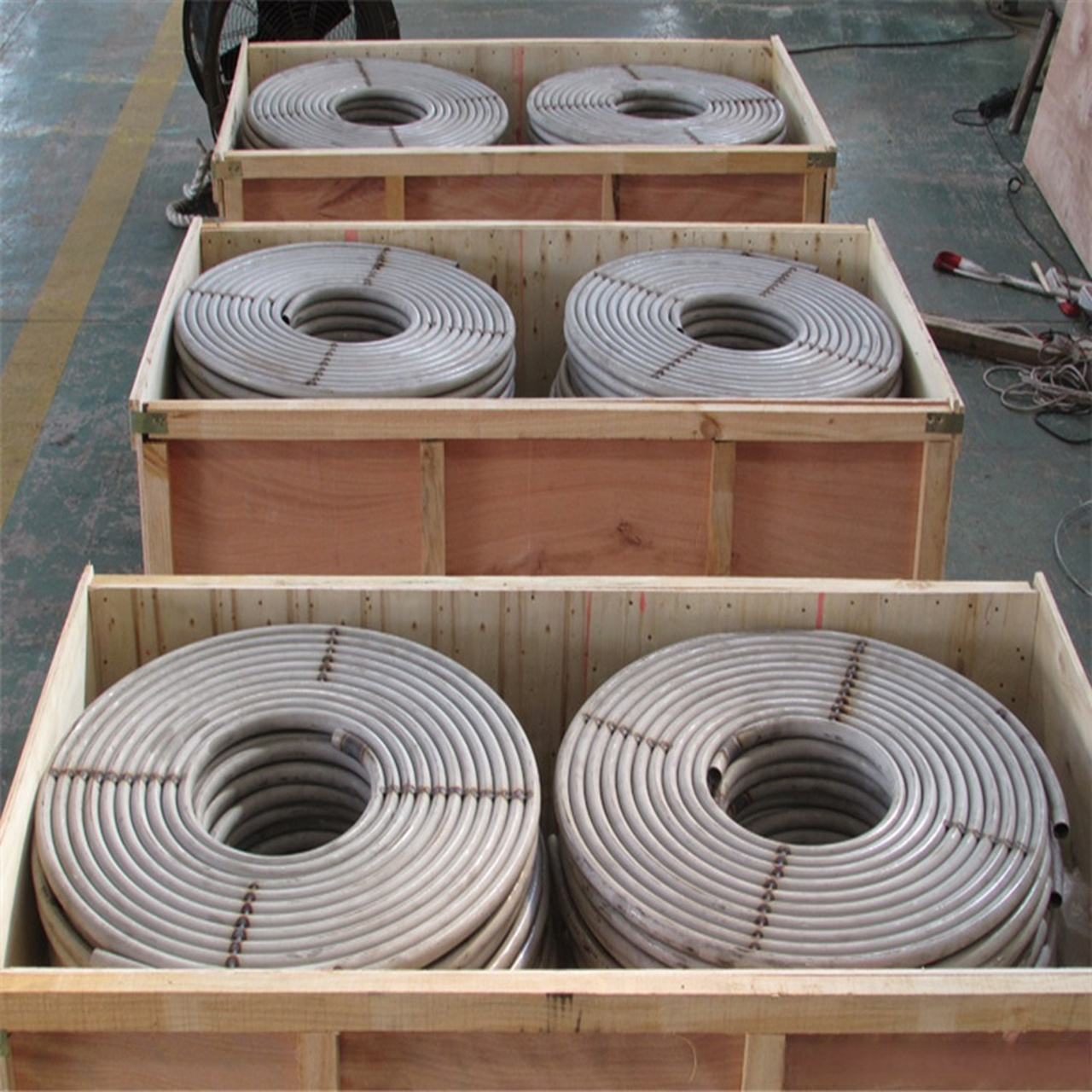 与铜管相比,不锈钢换热管在实际应用中有更多的优势,比如更好的抗腐蚀