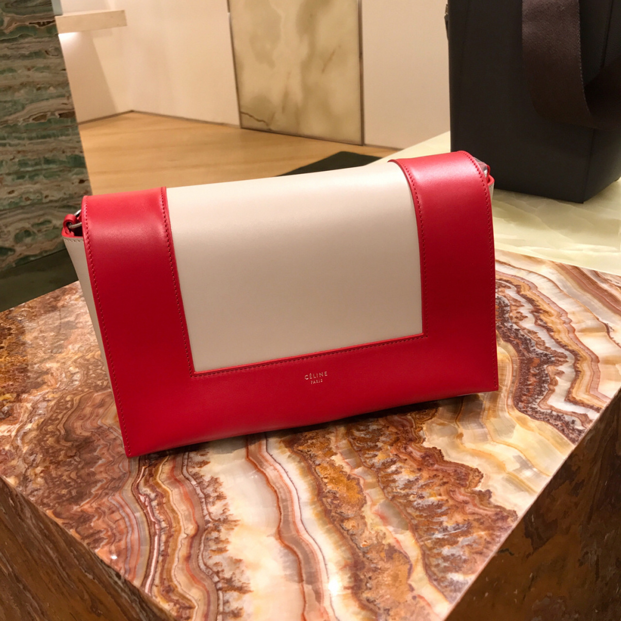 celine frame2018春款大红77米灰配色get7815 开头来一句:照片