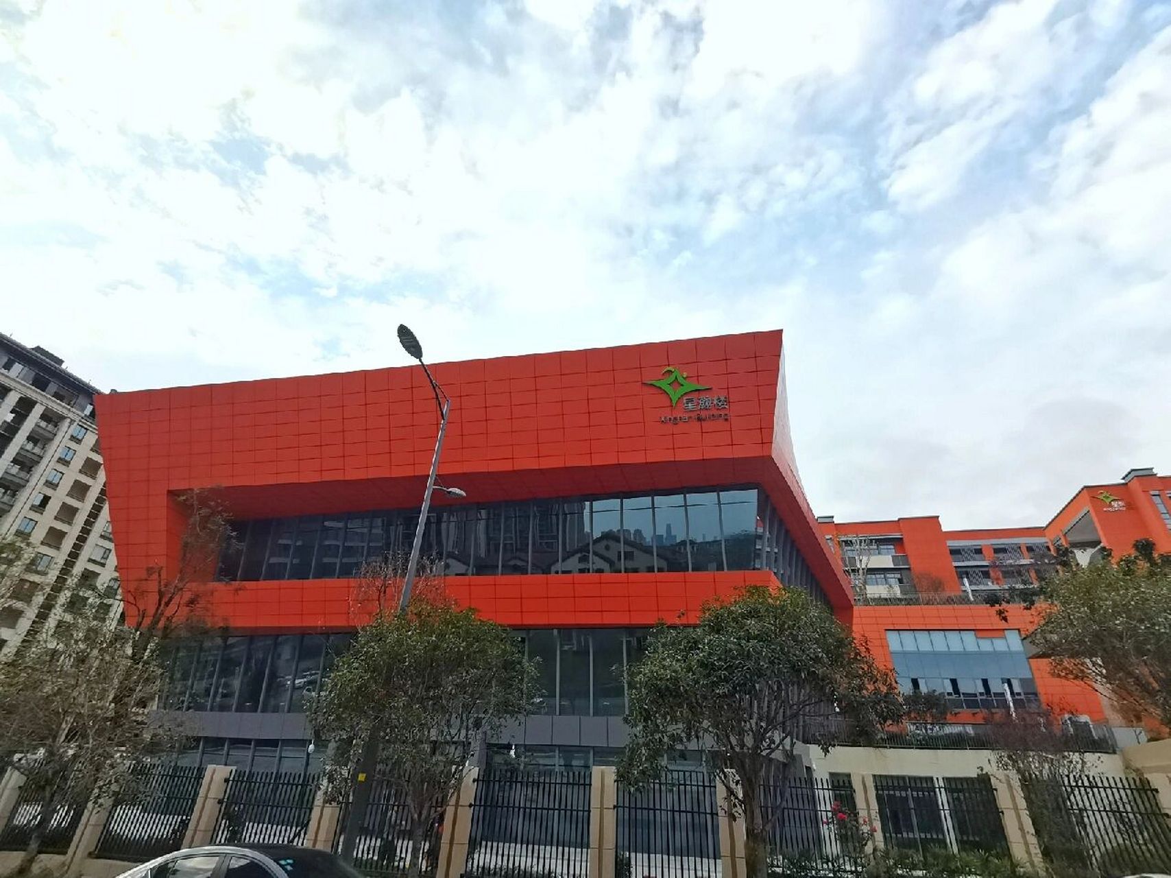 家门口的星光学校谁不爱,没有落户年限97 星光九曲河学校占地面积约