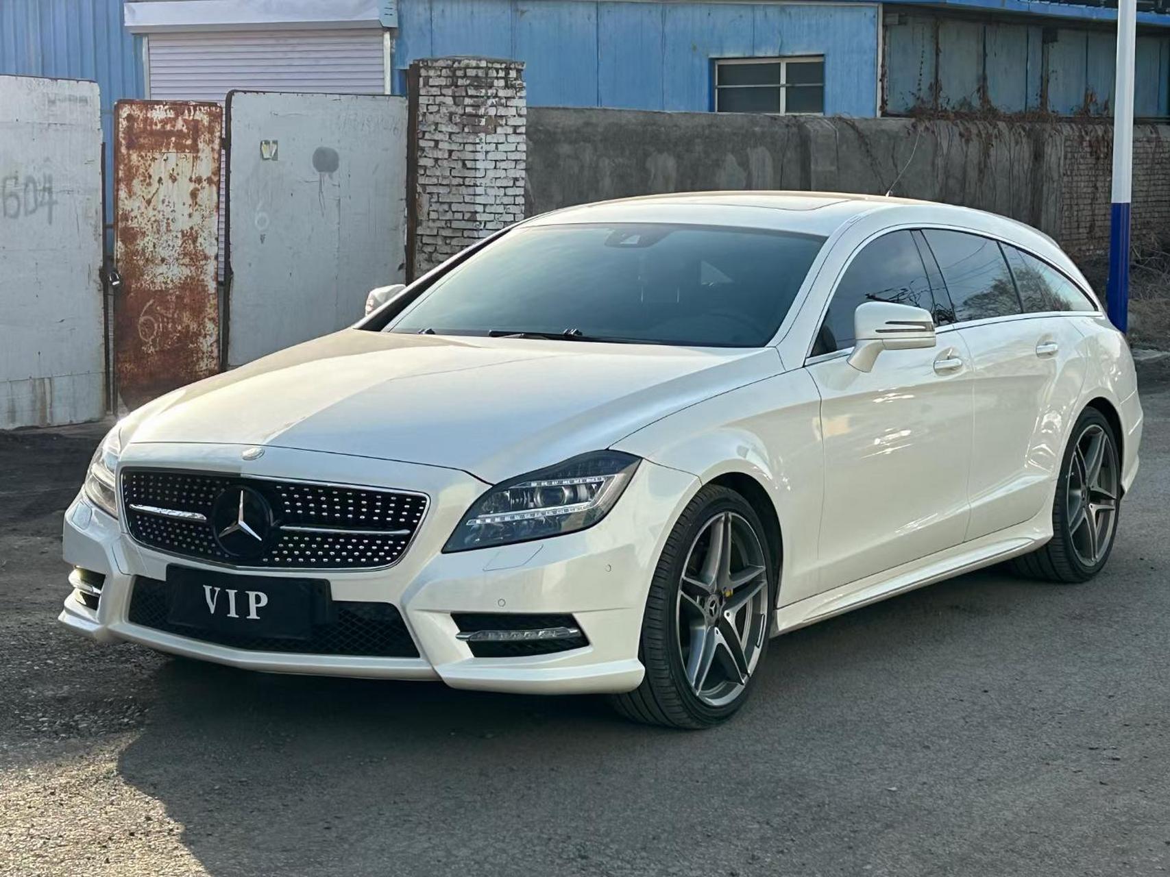 奔驰cls350 猎装版(旅行版) 新款机头 白色黑内 led矩阵智能大灯 amg