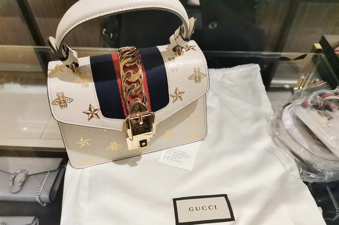 gucci蜜蜂包到底有几款图片