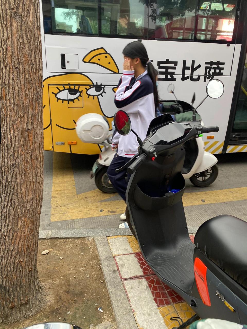 泉州一中校服换新是这样的啊.你曾穿过吗?