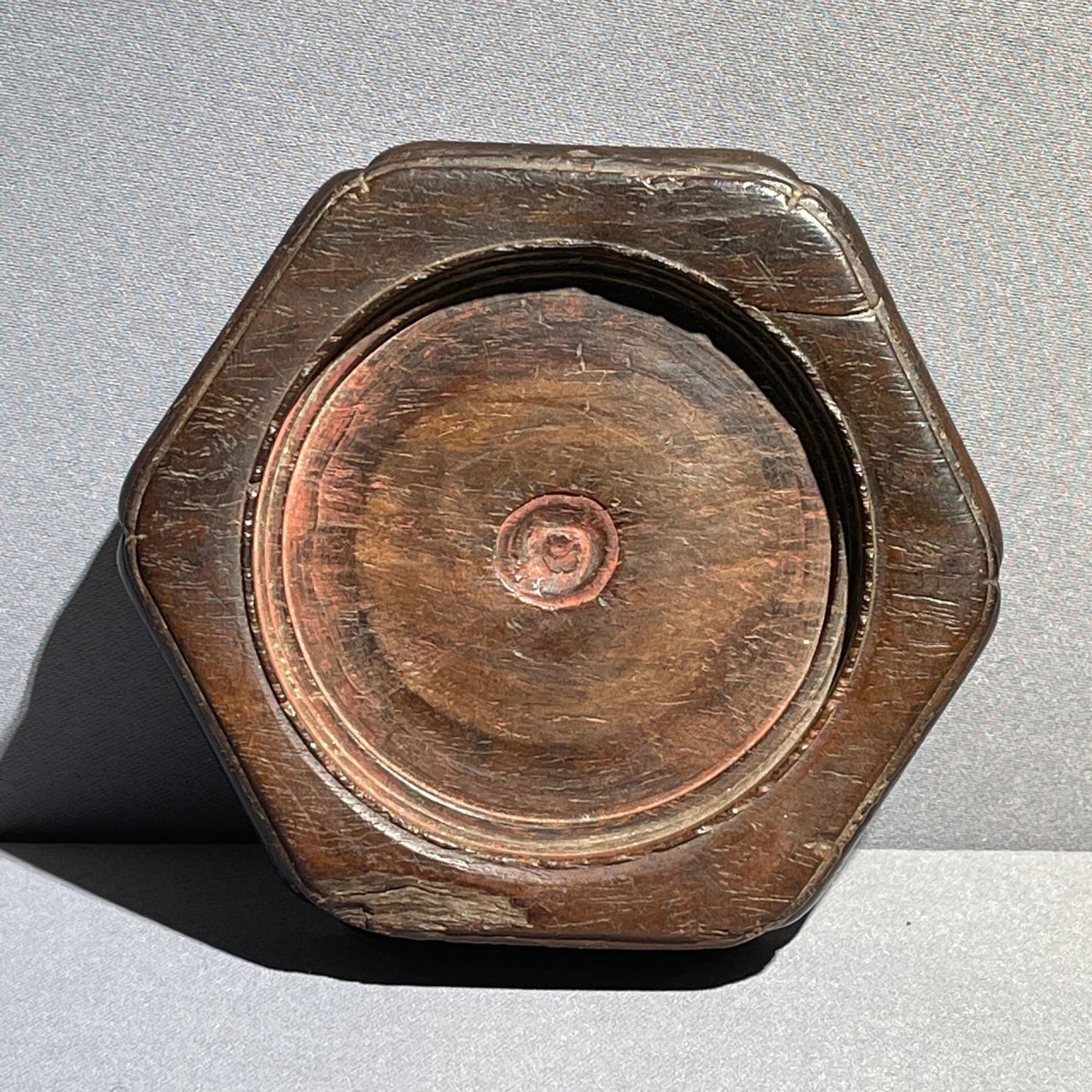 清早期 漂亮的紫檀底座 清早期 造型很漂亮的紫檀底座 紫檀为清代皇家