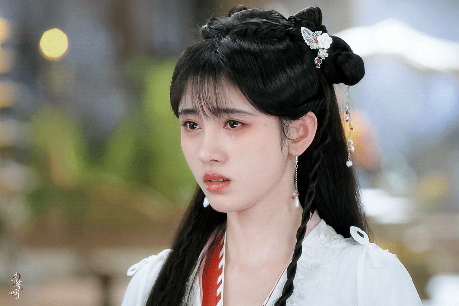 鞠婧祎一滴泪哭戏# 狠狠的虐到了[流泪]都来爱奇艺观看《花戎》