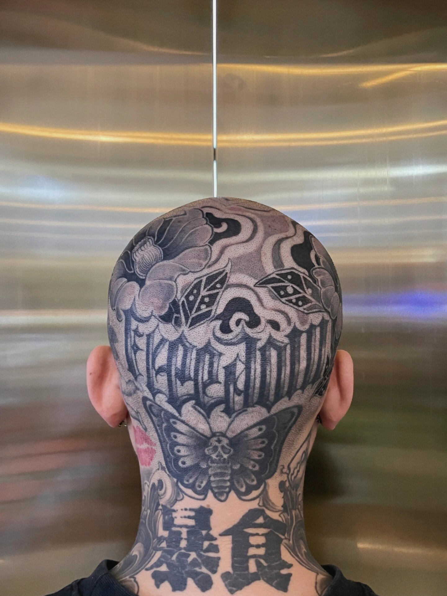 tattoo 头部 敢剃光头了吧