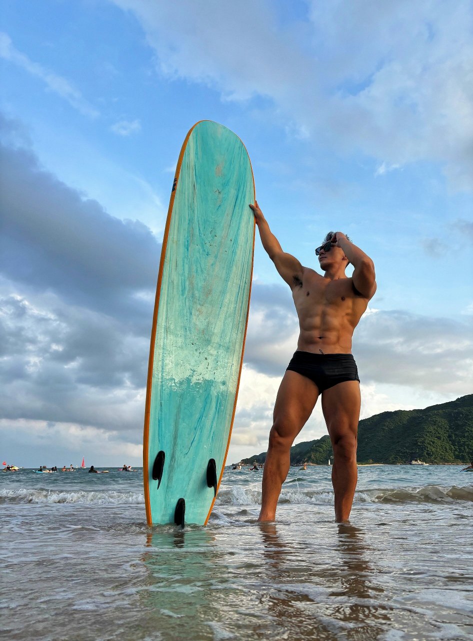 健身男孩第一次冲浪阳光7715沙滩98肌肉男 像少年一样 奔赴自己