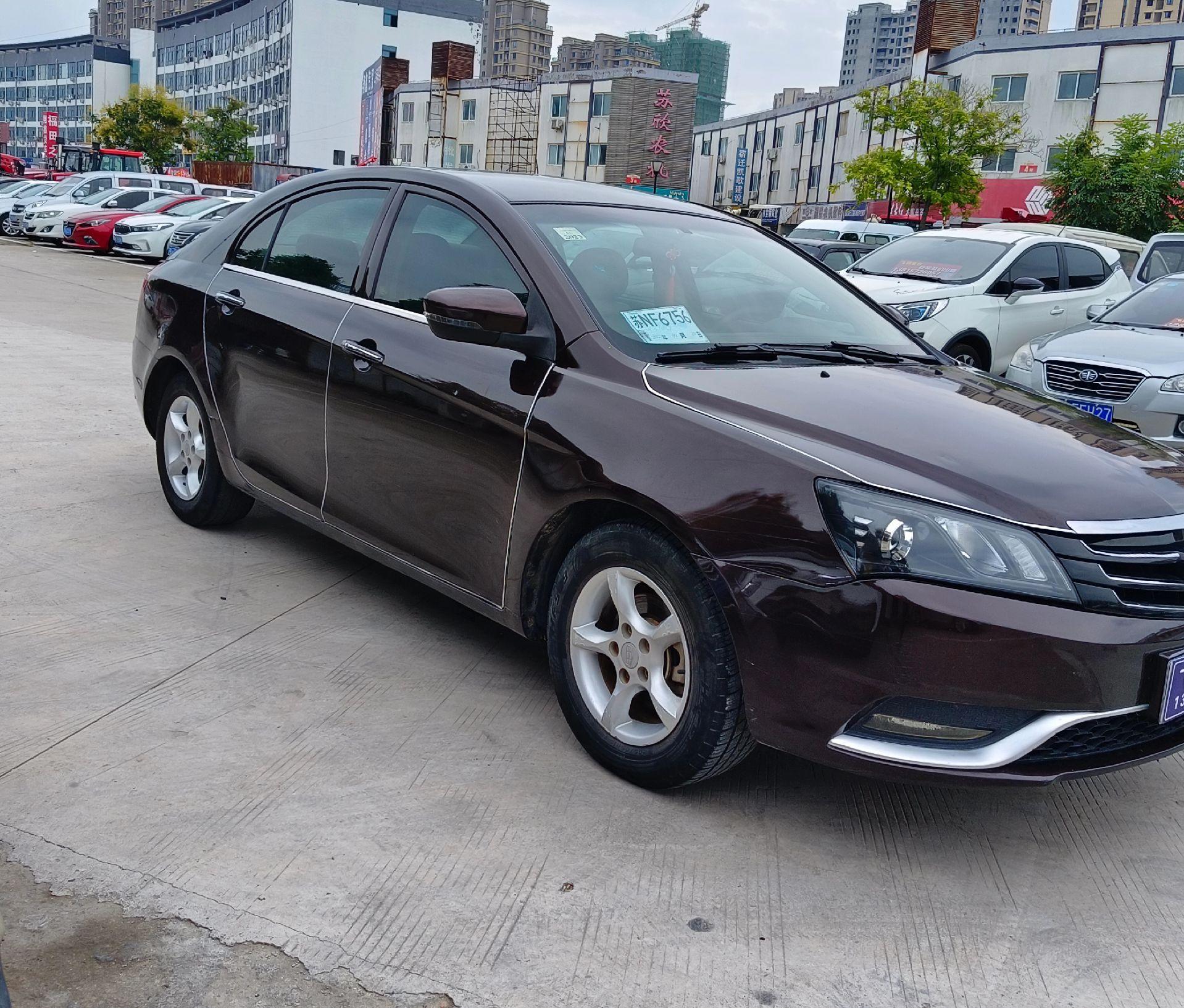 刚刚到15年吉利帝豪ec7手动挡的省油代步车,车况绝对,内饰非常干净