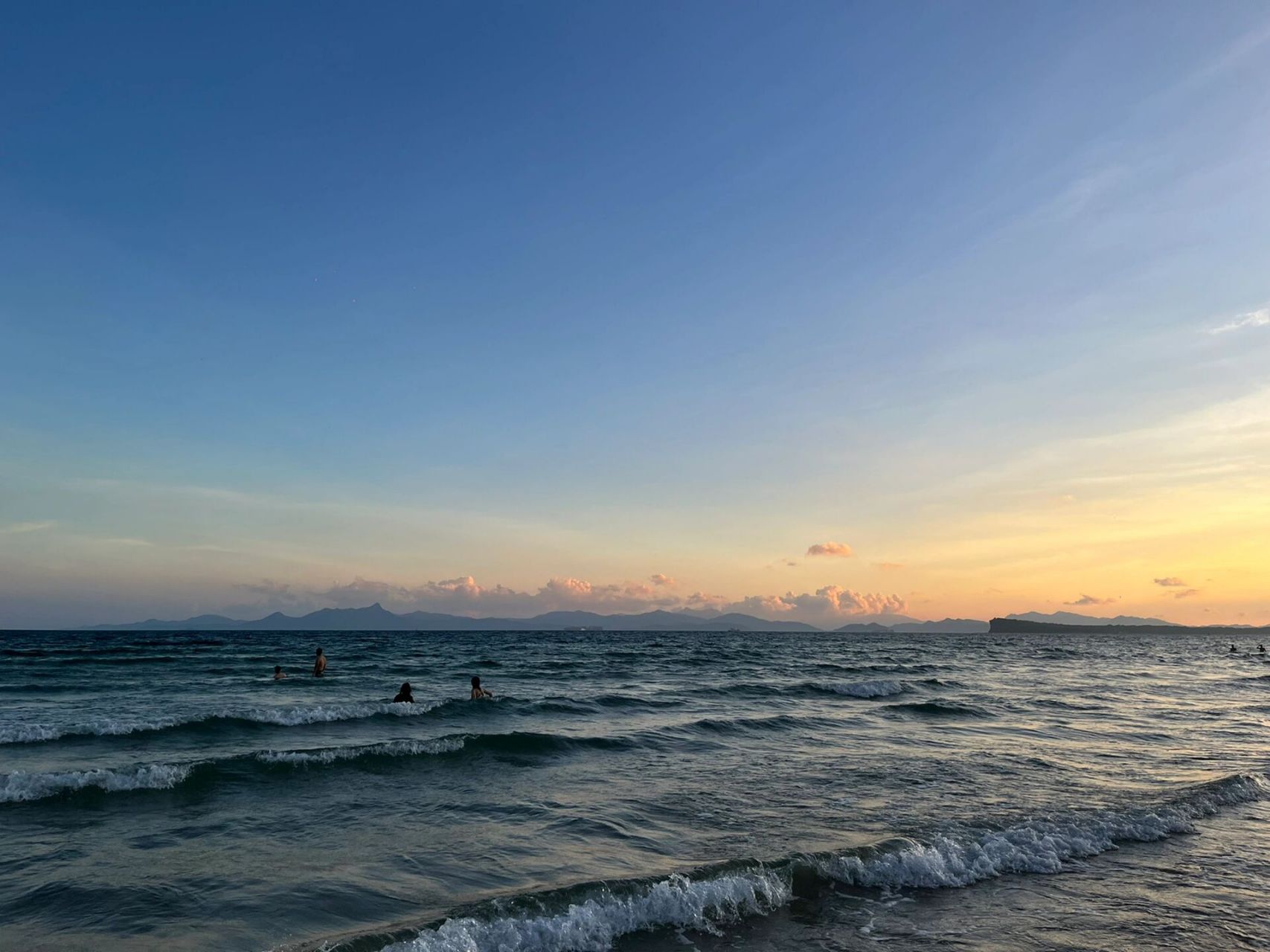 小众但很舒服的海滩——南澳第一沙滩 深圳南澳第一沙滩,一个还没有