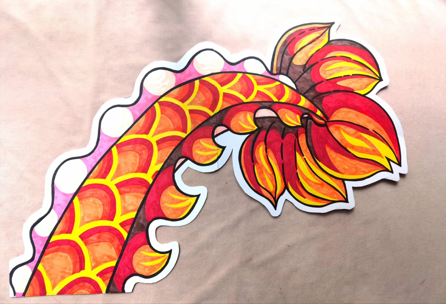 马克笔手绘中国龙 幼儿园新年作业,马克笔涂了个大龙头,附加龙尾一条