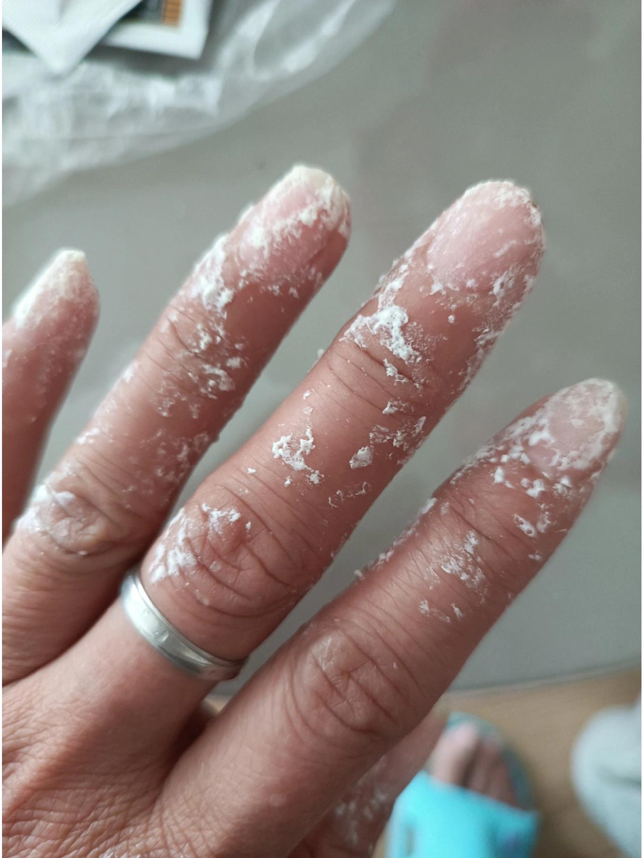 急急急 求推荐清洗泡沫胶方法 没戴手套 直接摸了泡沫胶  用了酒精和