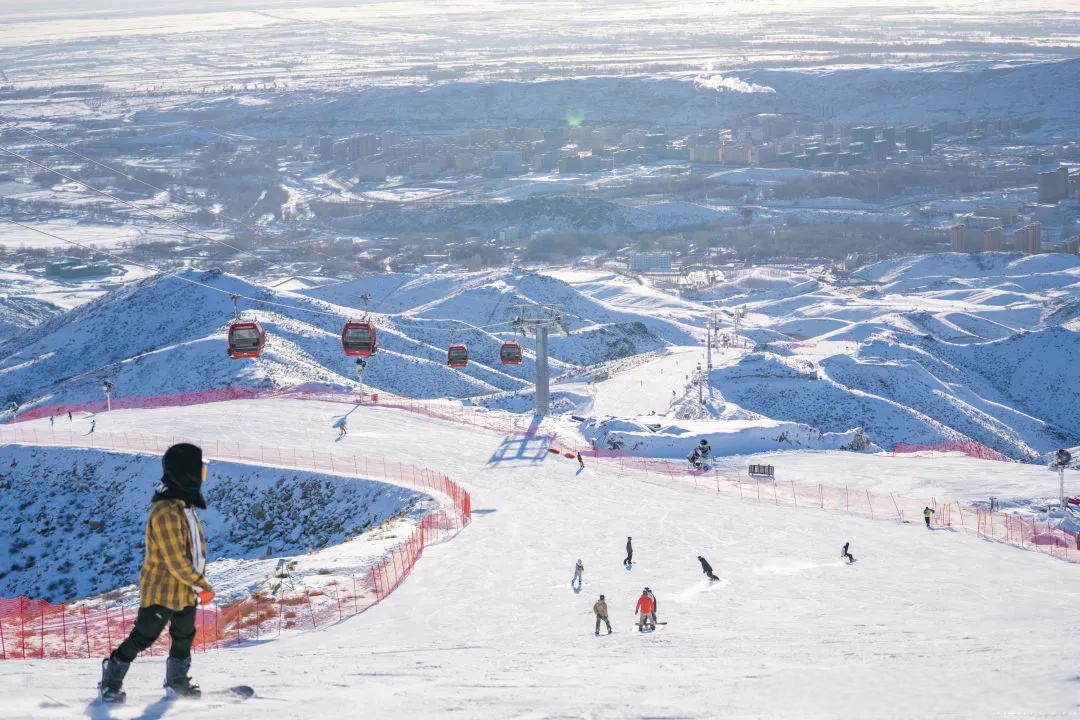 冰雪旅游一定榜上有名,"滑雪场里过大年",成为冬季旅游新时尚