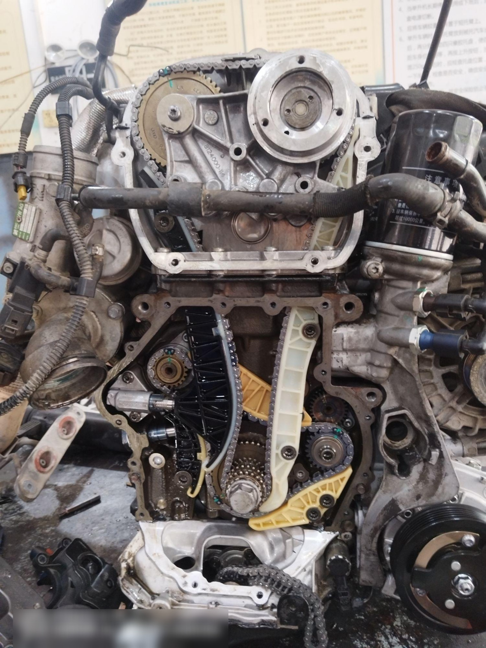 8tcea发动机正时链条,平衡杆链条标记,机油泵链条不用对,进排气凸轮轴