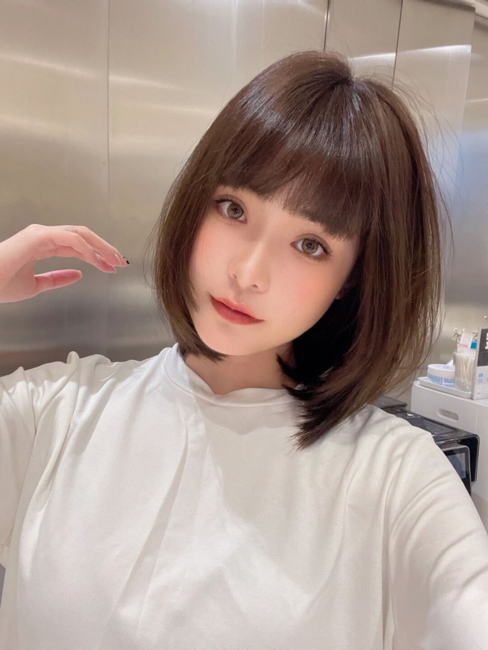 女生短发发型 低层碎发真的太修饰脸型咯～ 嘻嘻嘻 上次染完头没剪