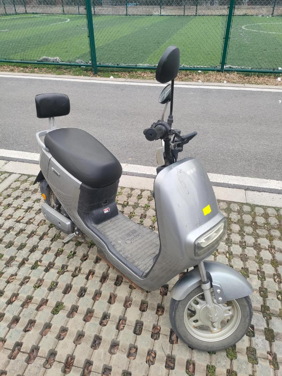 速派奇电动车 代步车 60v20a 5块电池 能跑30-40公里左右 绿牌 新国标