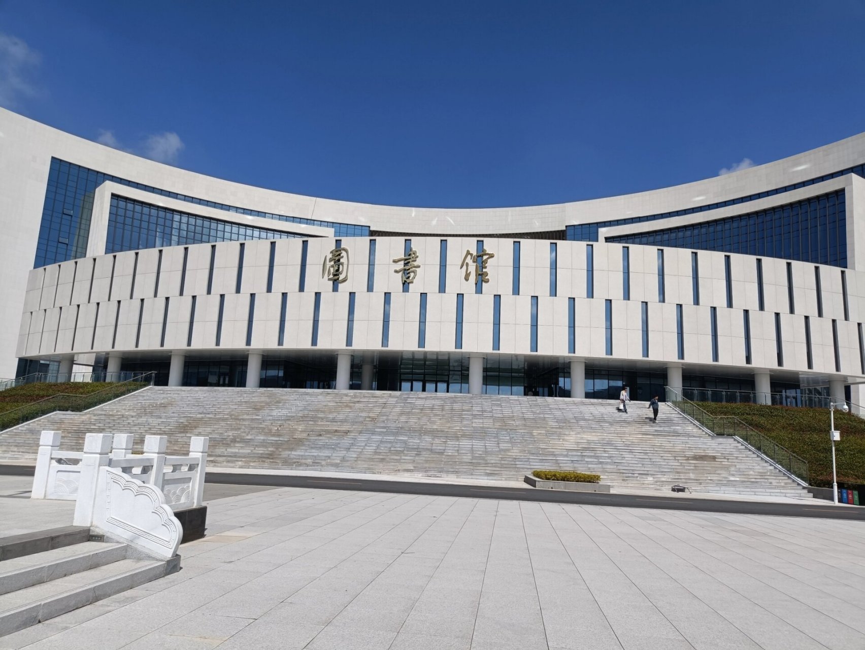 信阳师范大学淮河校区的宝子们快来 21级小教学姐在线解答,转专业,专