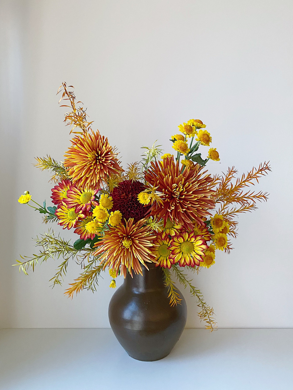 陶罐与菊花 天生是一家～9498(附插花步骤)～ 冬日里的一瓶菊花